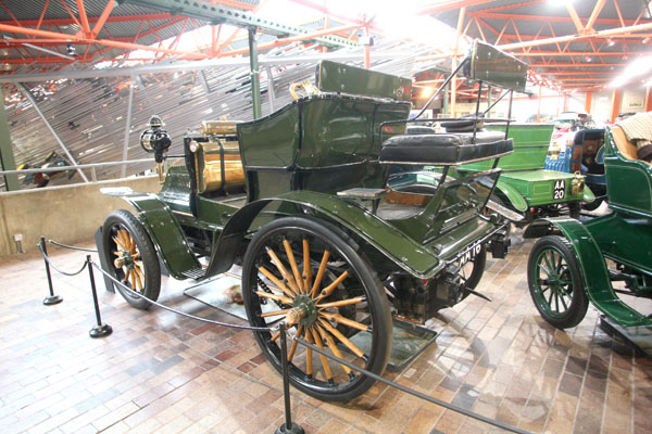 (99-1c)07-06-1124 1899 Daimler 12HP.JPG